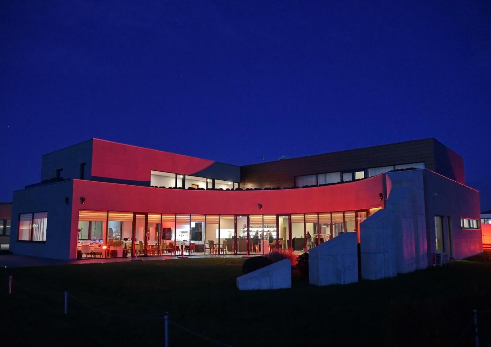 Mg Restaurace/Luxury Apartments Mladá Boleslav Exterior foto